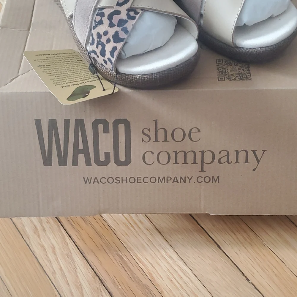 Women's Leopard and Tan Wedge Sandals - Picture 8 of 10